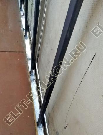 Металлические стойки в пол