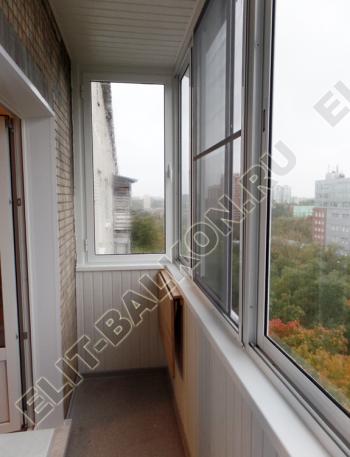 г. Москва, ул. Молдавская, д. 16. Остекление балкона раздвижным алюминием