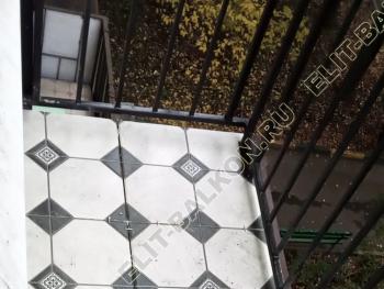 Перед укладкой плитки сделана гидроизоляция плиты и стяжка.