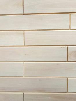 Изначальный вид вагонки. Ее можно покрыть лаком или краской - перекрыть любым цветом.