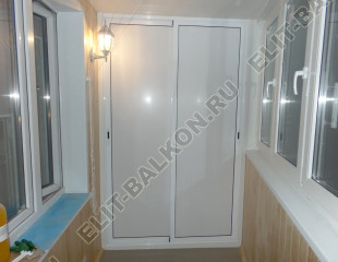 Шкаф с раздвижным фасадом из алюминия