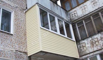 Внешняя отделка балкона сайдингом&nbsp;
