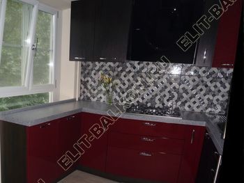 Решение для окна рядом со столешницей на кухне