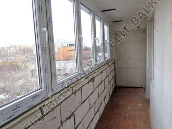 Кладка кирпича на балконе